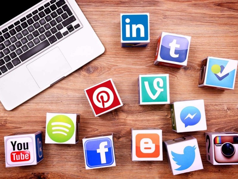 Hình ảnh minh họa các lợi ích của việc sử dụng tài nguyên typhu88, với các biểu tượng kiến thức và thành công