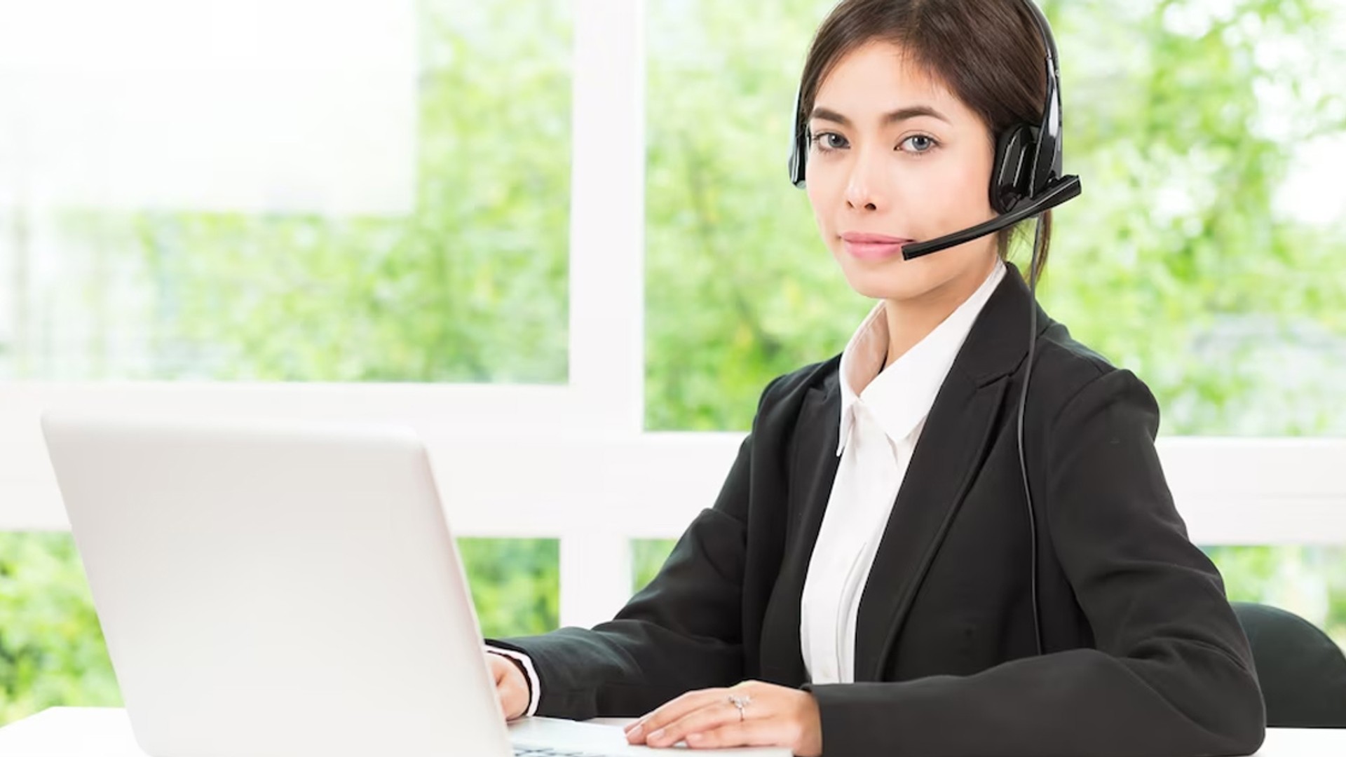 Hình ảnh đại diện dịch vụ hỗ trợ khách hàng trực tuyến 24/7 của Typhu88